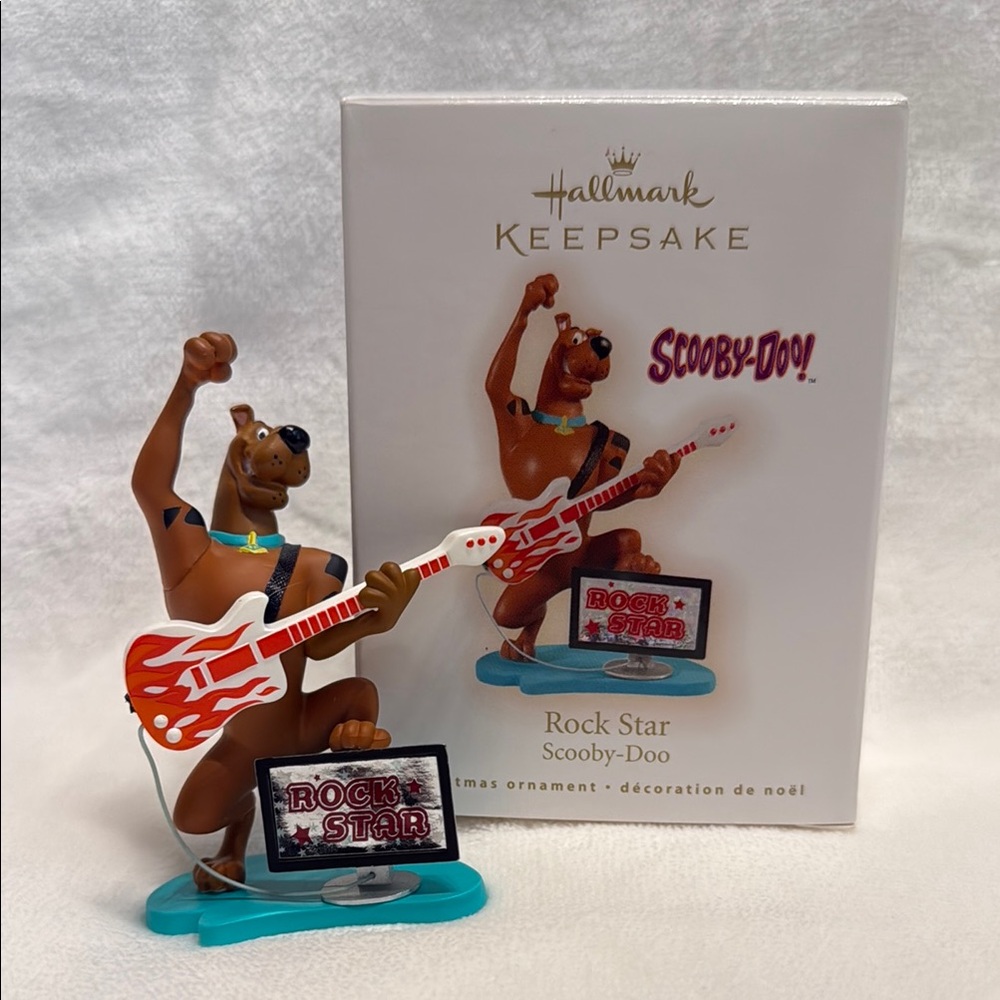 Hallmark Keepsake Rock Star Scooby-Doo Ornament